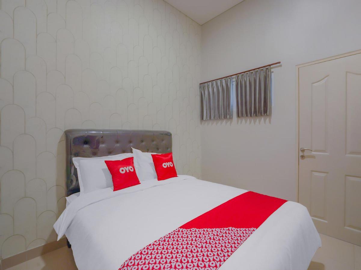Super Oyo Capital O 90336 Olive Guest House Surabaya Exterior foto
