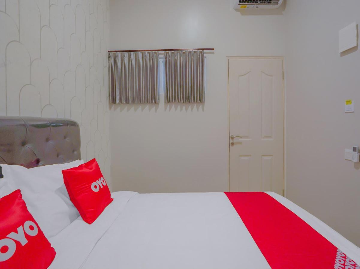 Super Oyo Capital O 90336 Olive Guest House Surabaya Exterior foto