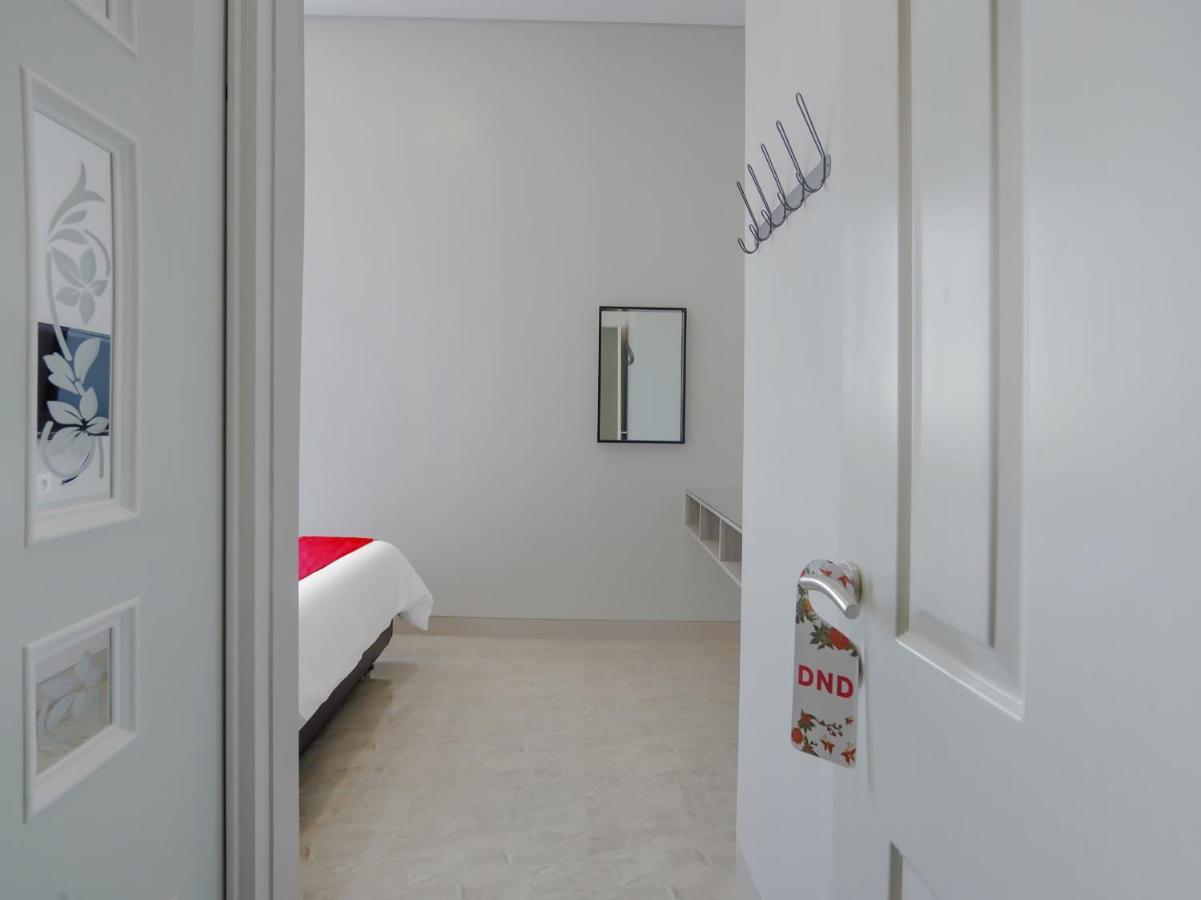 Super Oyo Capital O 90336 Olive Guest House Surabaya Exterior foto