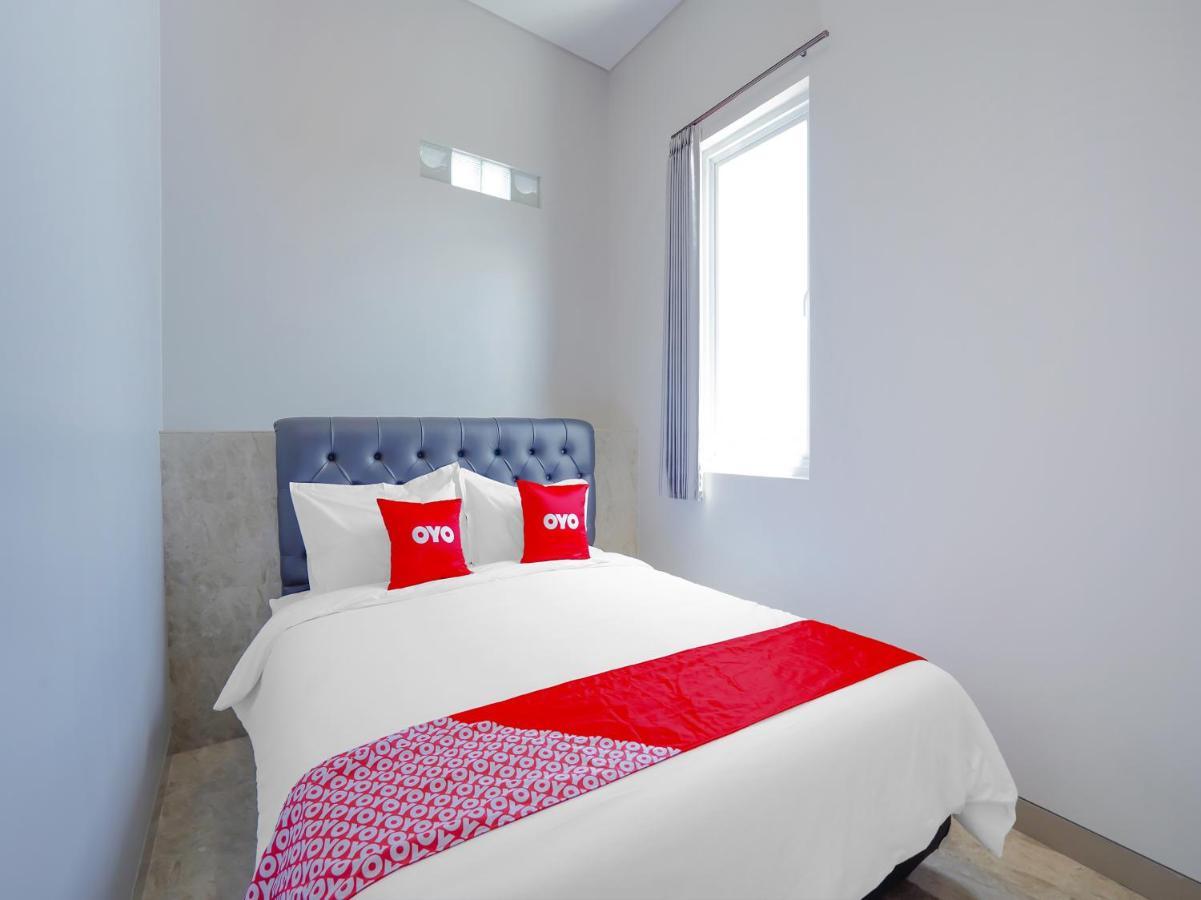 Super Oyo Capital O 90336 Olive Guest House Surabaya Exterior foto
